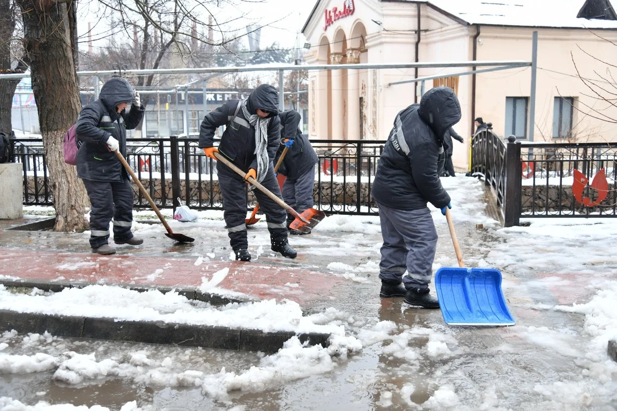 «Таза бейсенбі» в действии: уборка территорий объединила казахстанцев