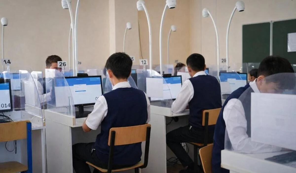 Смартфоны и шпаргалки: 320 нарушений выявили на январском ЕНТ