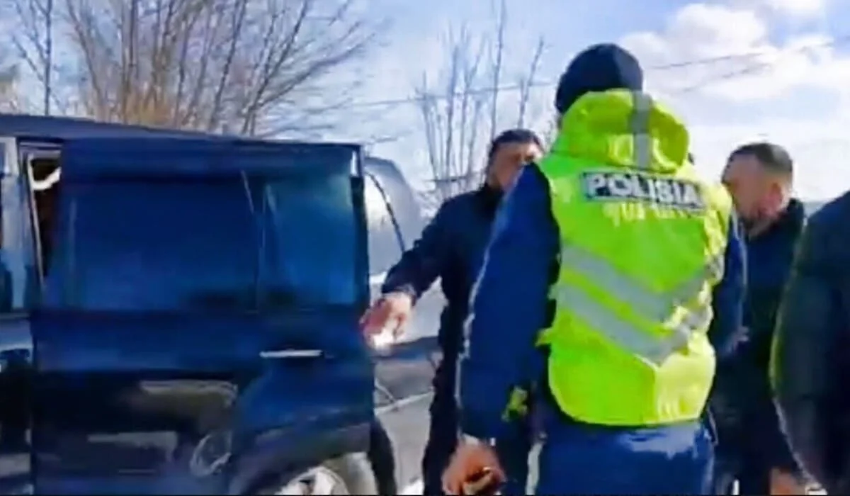 Водитель и пассажир перепутали человека и устроили дорожный конфликт в области Абай (ВИДЕО)