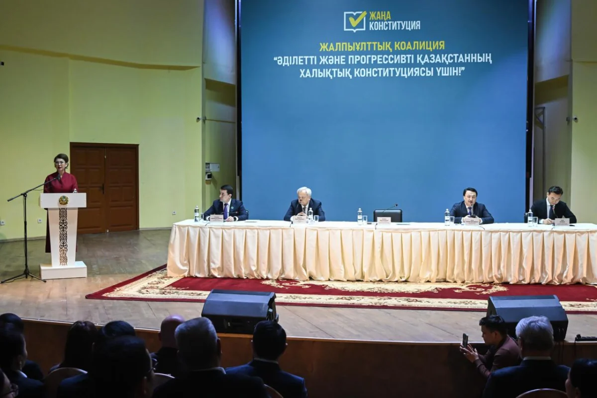 В Алматы члены Общенациональной коалиции "За Народную Конституцию Справедливого и Прогрессивного Казахстана!" встретились с представителями творческой интеллигенции