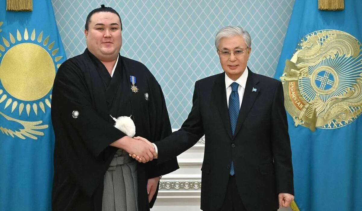 Президент наградил сумоиста Ерсина Балтагула орденом «Барыс» II степени