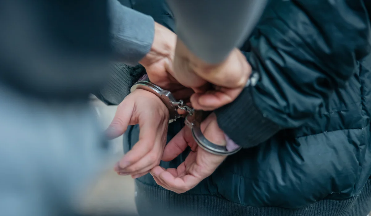 Подозреваемый в грабеже попытался сбежать от полицейских в Темиртау