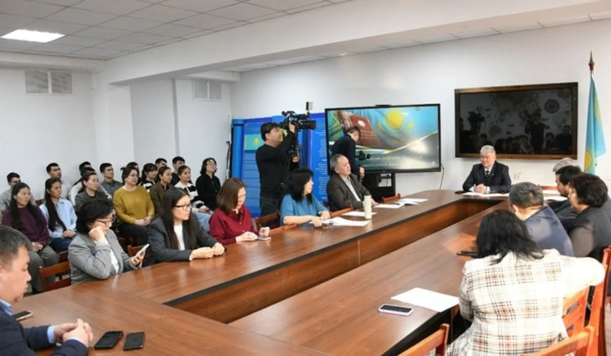 Историческую роль конституционной реформы Казахстана обсудили в КазНУ