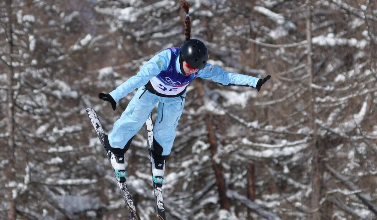 Аяна Жолдас не смогла выйти в финал олимпийского турнира по лыжной акробатике
