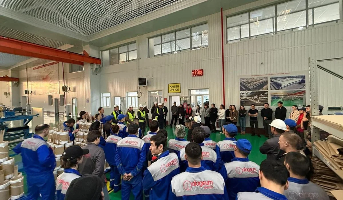 Человек труда – высшая ценность: депутаты обсудили проект Конституции с коллективом завода в Петропавловске