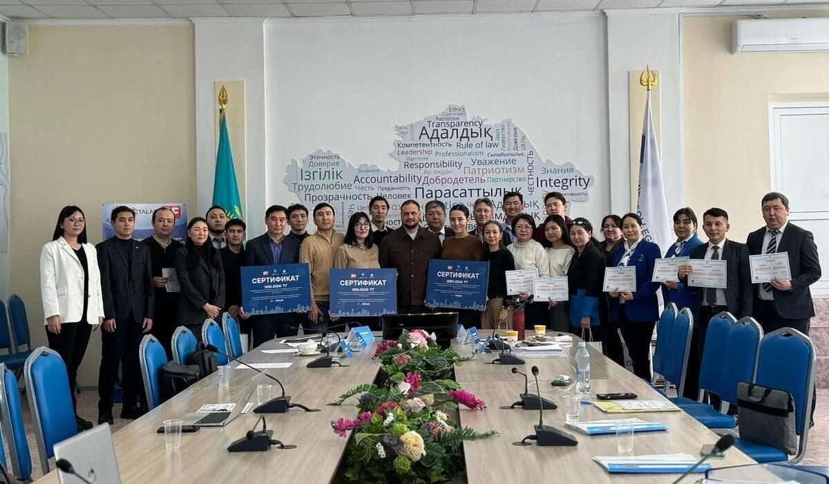 Программу подготовки педагогов по использованию ИИ реализовали в Астане