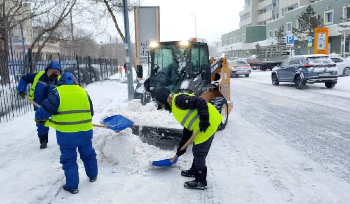 Больше 51 тысячи кубометров снега вывезли за ночь из Астаны
