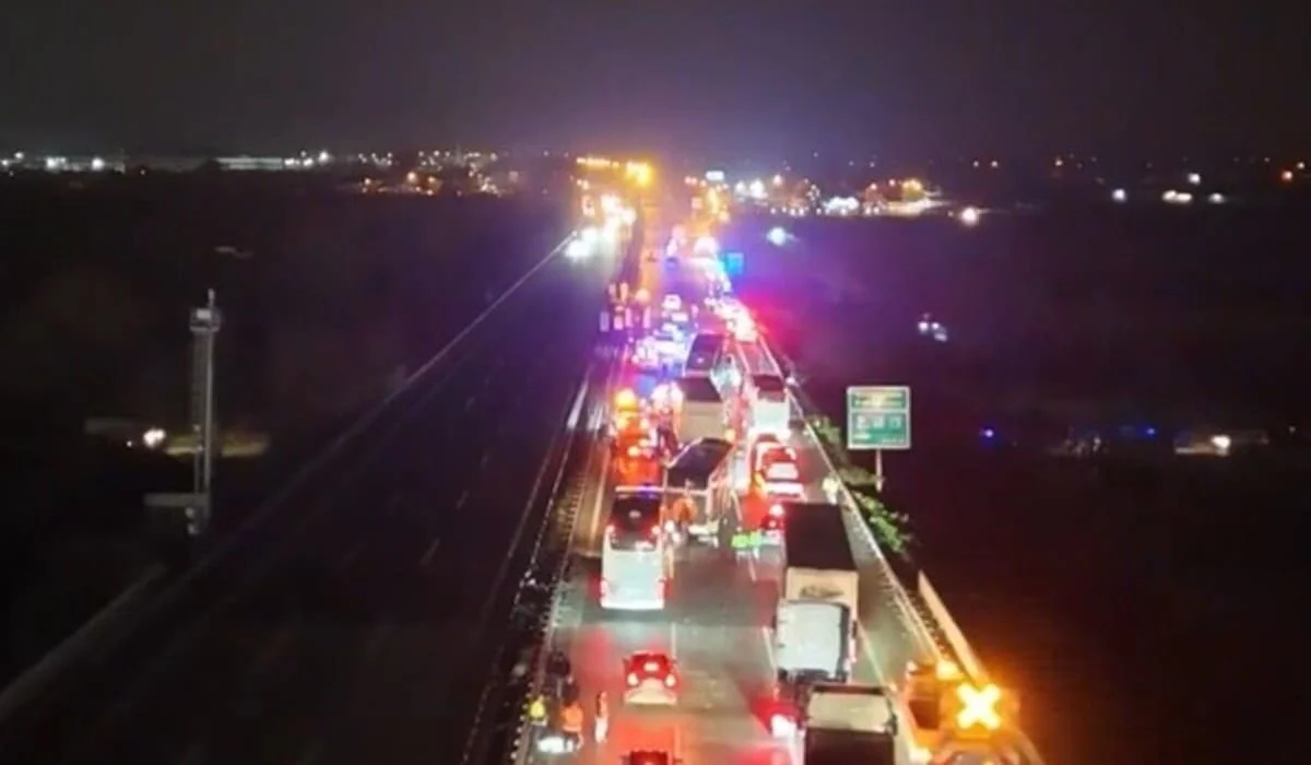 Массовая авария с участием 16 машин произошла на трассе в Турции: пострадали 13 человек