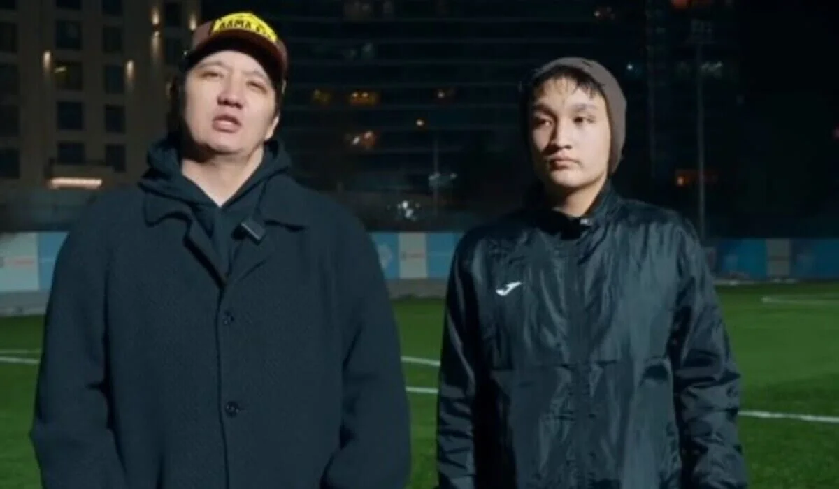 «Не чувствуется близости»: Айкын показал старшего сына и столкнулся с критикой