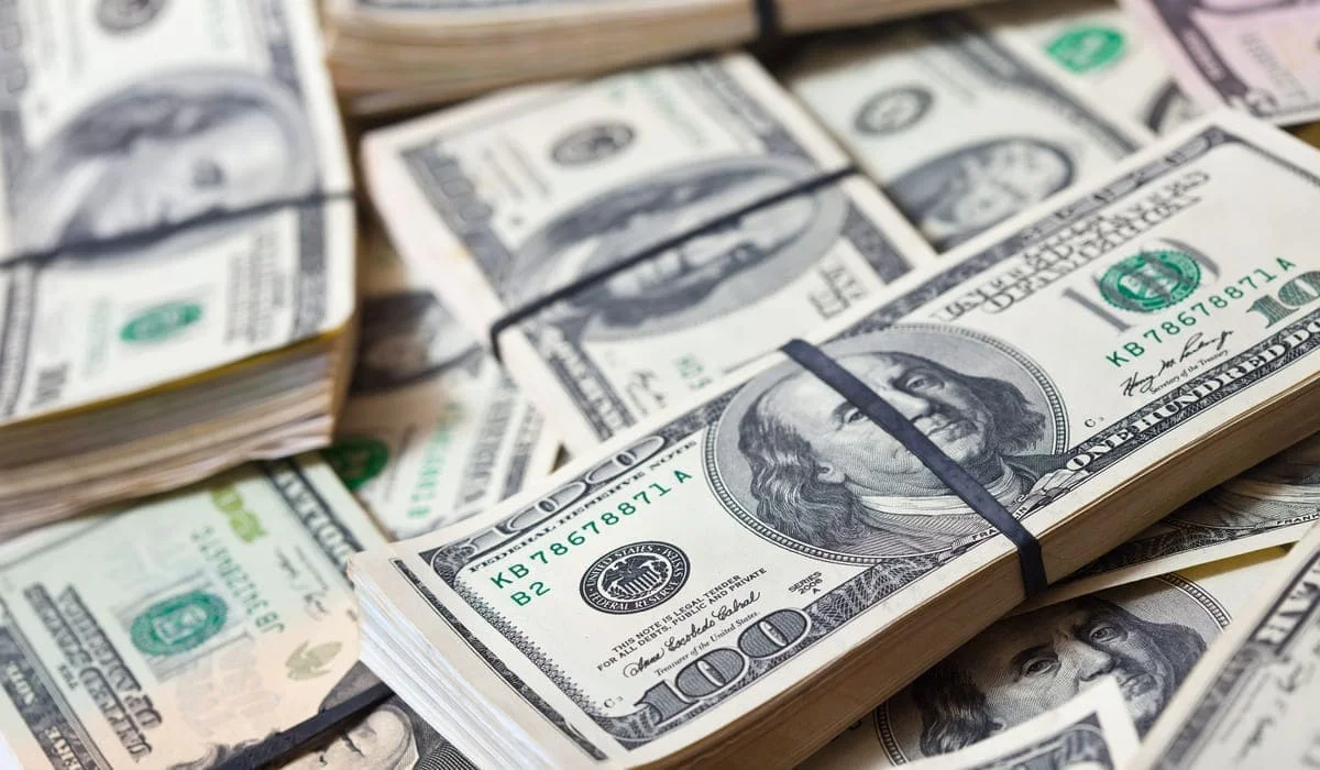 После двух дней роста курс доллара в Казахстане снизился