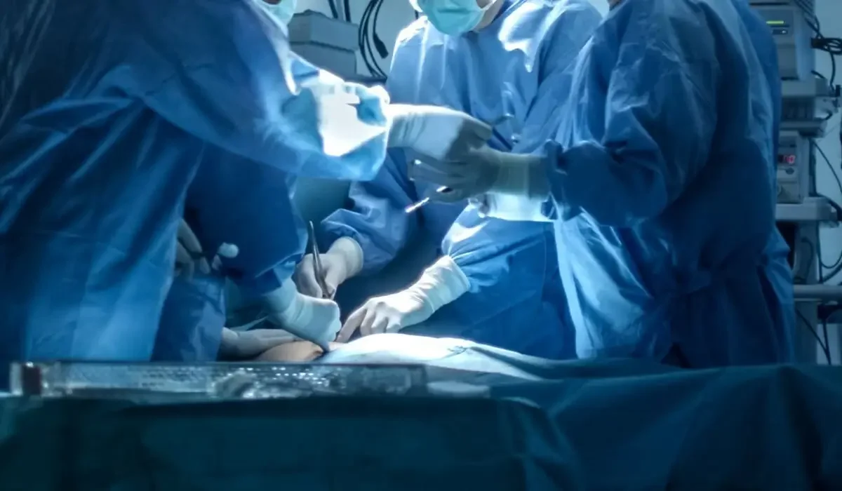 Житель Туркестана годами жил с 80 камнями в мочевом пузыре