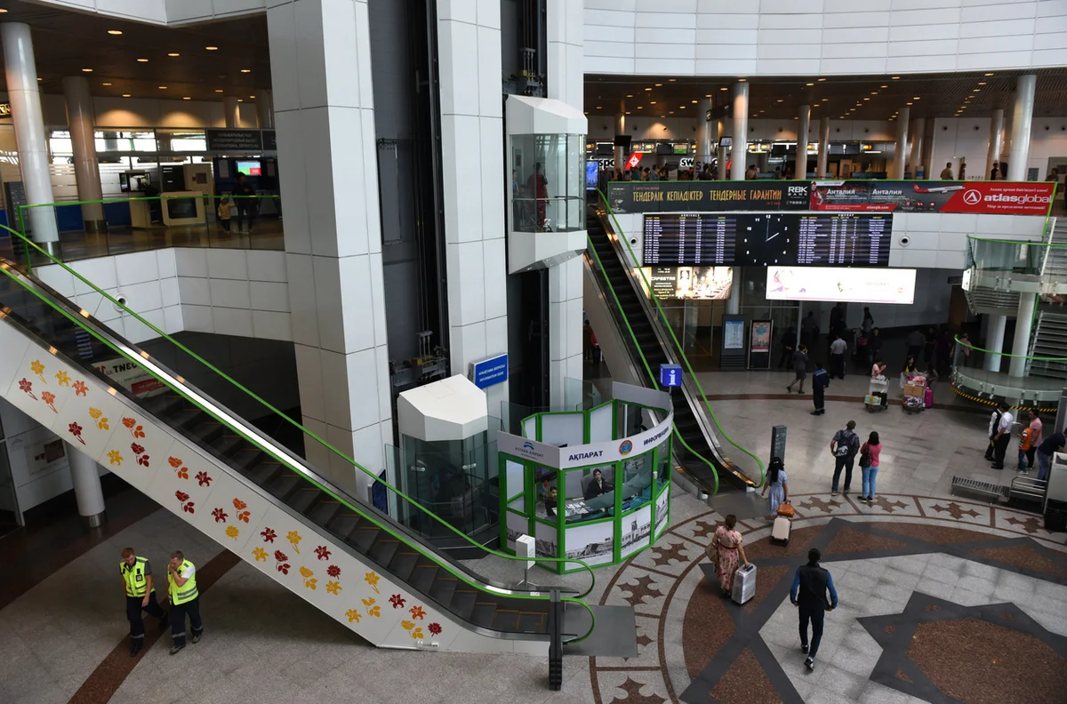 За шутку о бомбе в аэропорту Астаны задержали врача алматинского «Кайрата»