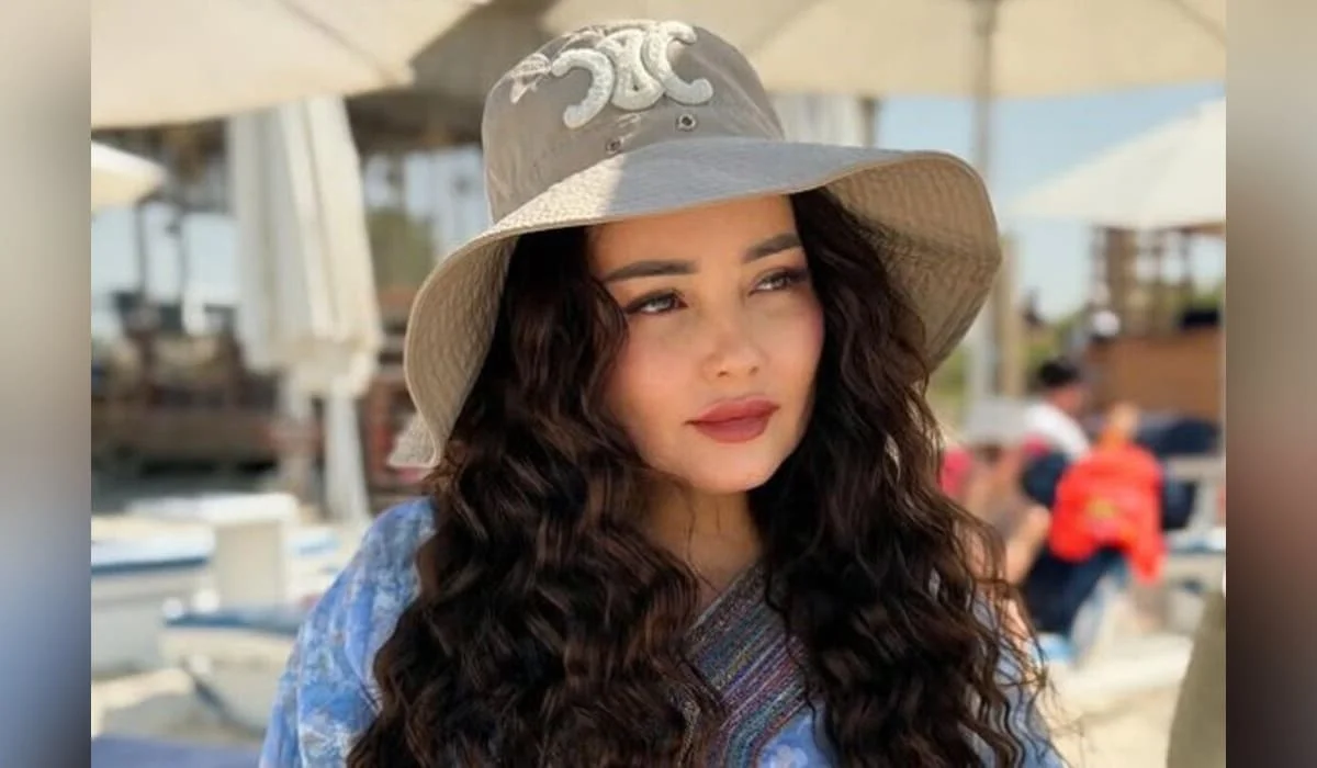 Казахстанская певица Жазира Байырбекова опубликовала видео о взрывах в Дубае