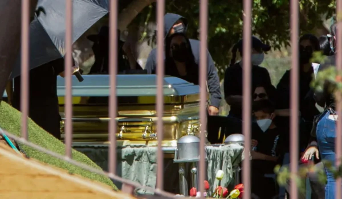 Лидера наркокартеля в Мексике похоронили в золотом гробу