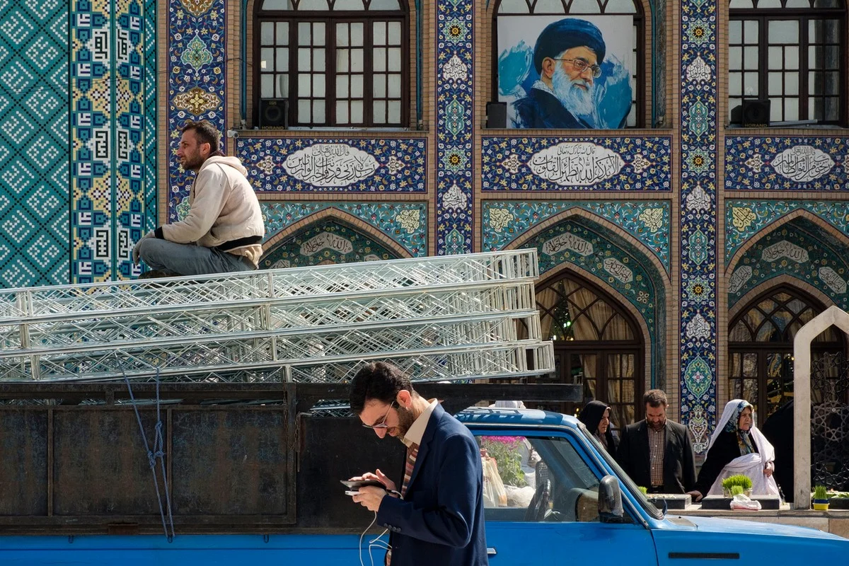 Похороны аятоллы Хаменеи в последний момент отложили на неопределенный срок