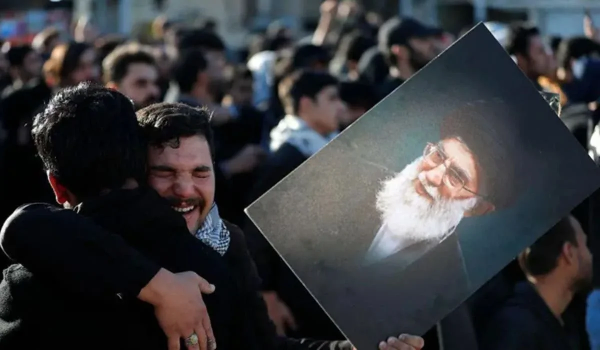 Похороны Хаменеи в Иране перенесли на неопределенный срок