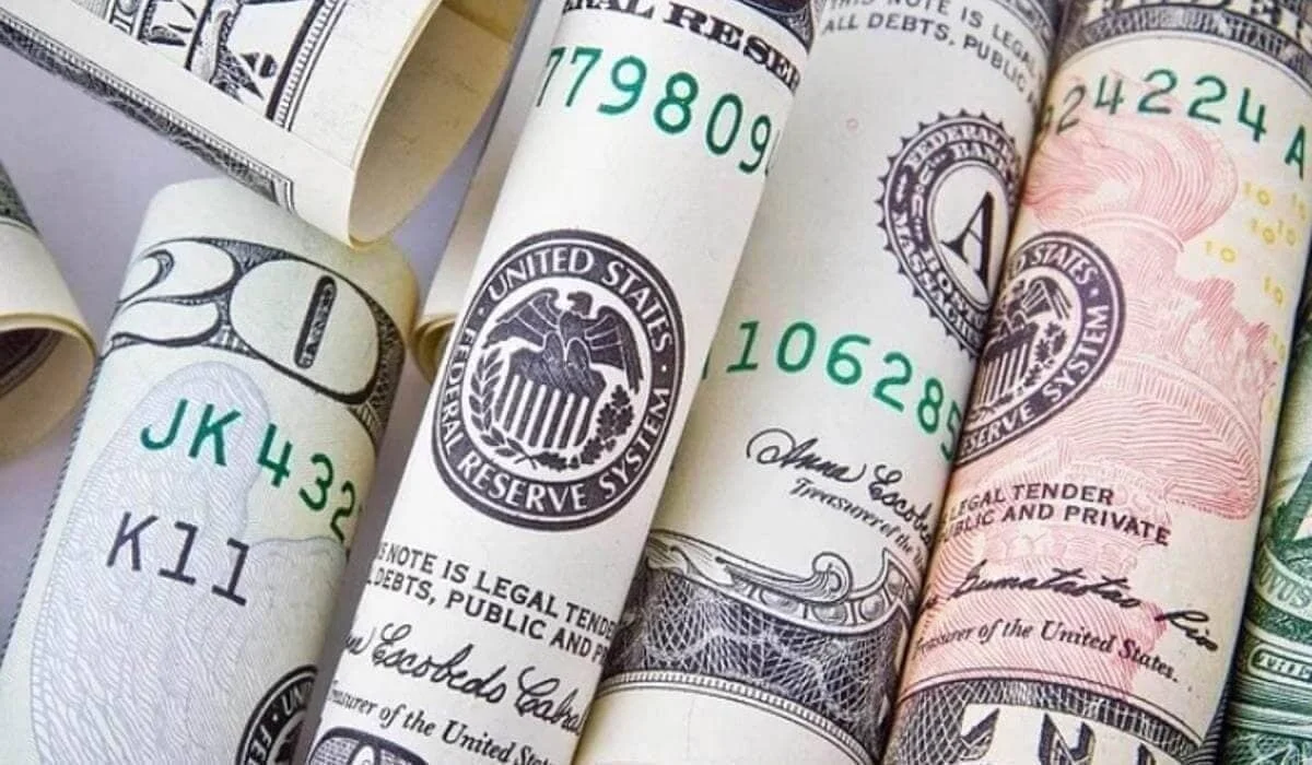 Курс доллара снова вырос: сколько стоит валюта в обменниках Казахстана