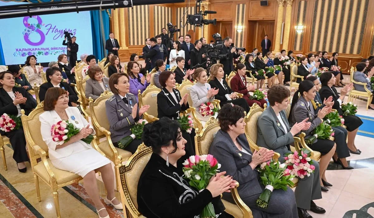 От шахмат до медицины: казахстанские женщины получили высшие награды в Акорде