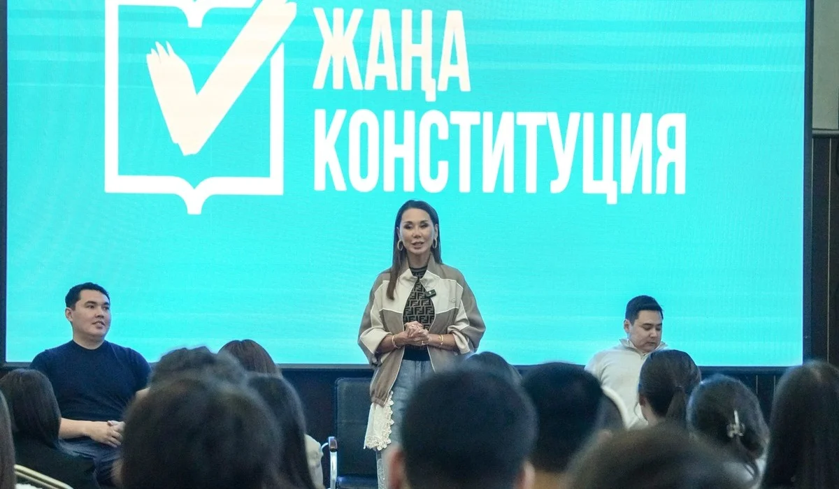 Динара Сатжан встретилась с активистами «Жастар Рухы» в Астане
