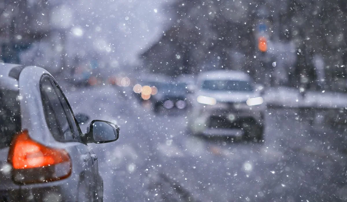 Из-за непогоды ограничили движение на трассах в четырех регионах Казахстана