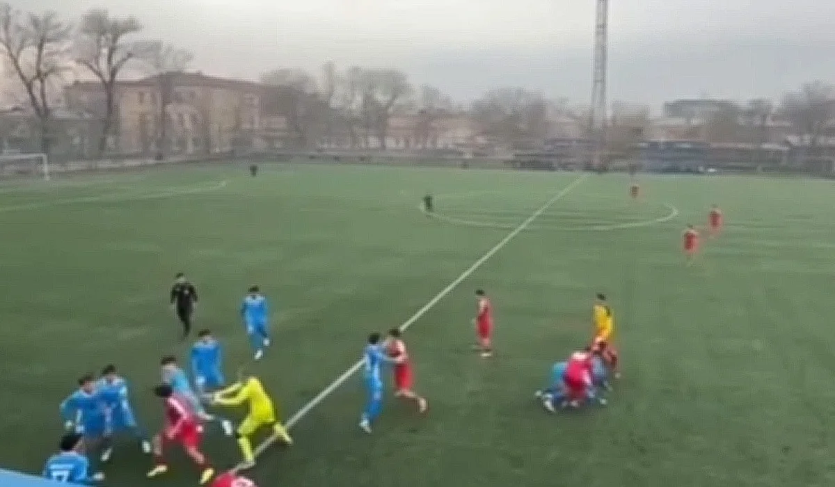 Матч «Ордабасы» – «Актобе» завершился массовой дракой (ВИДЕО)