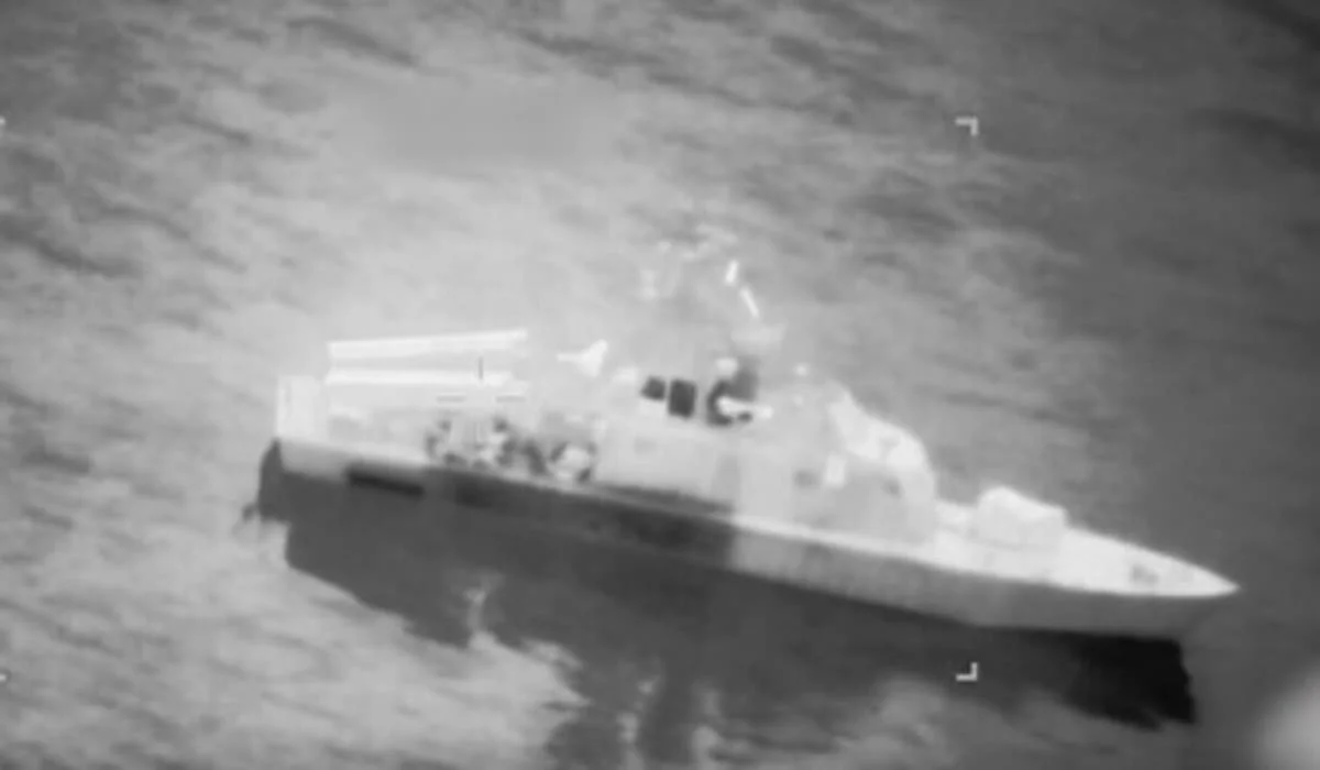 США заявили об уничтожении иранских минных катеров у Ормузского пролива (ВИДЕО)
