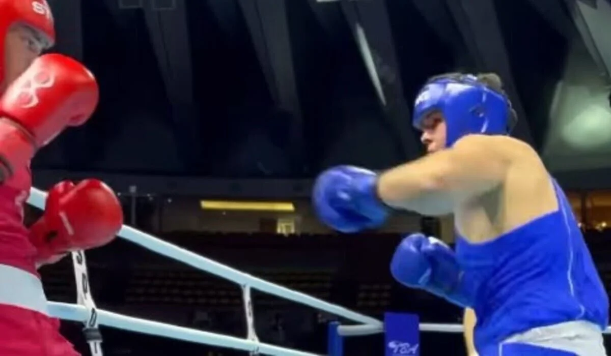 Казахстанский супертяжеловес нокаутом завоевал медаль на турнире по боксу (ВИДЕО)