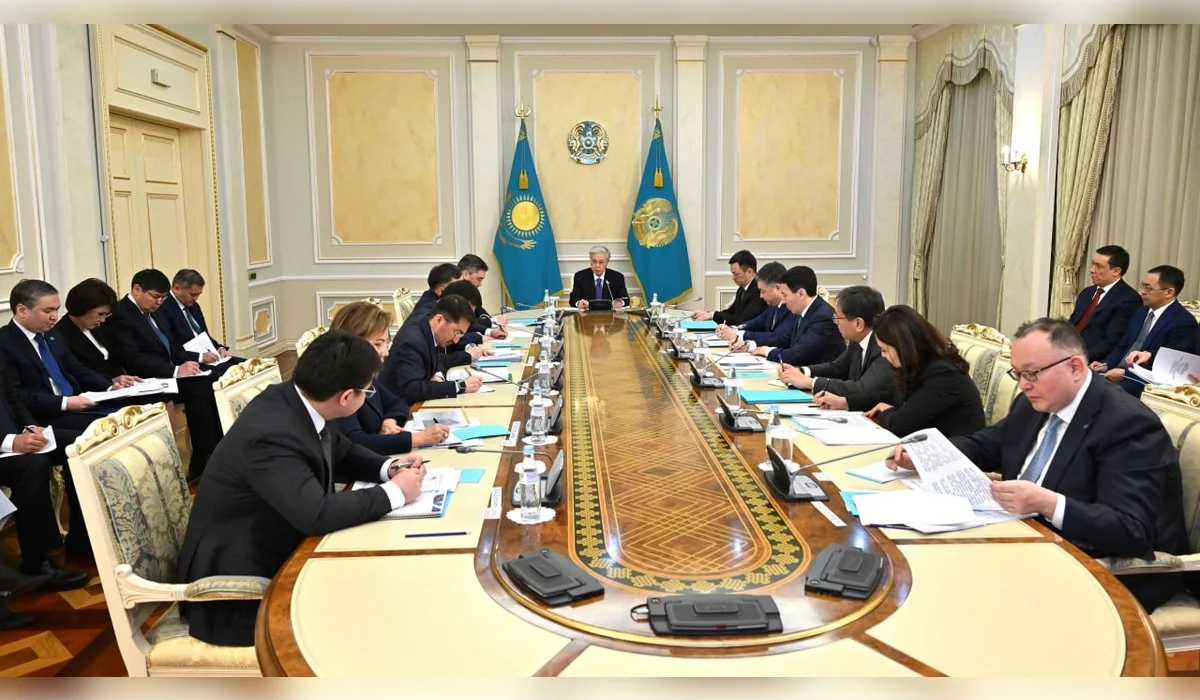 Токаев: Цифровизация и бюрократия несовместимы как лед и пламень