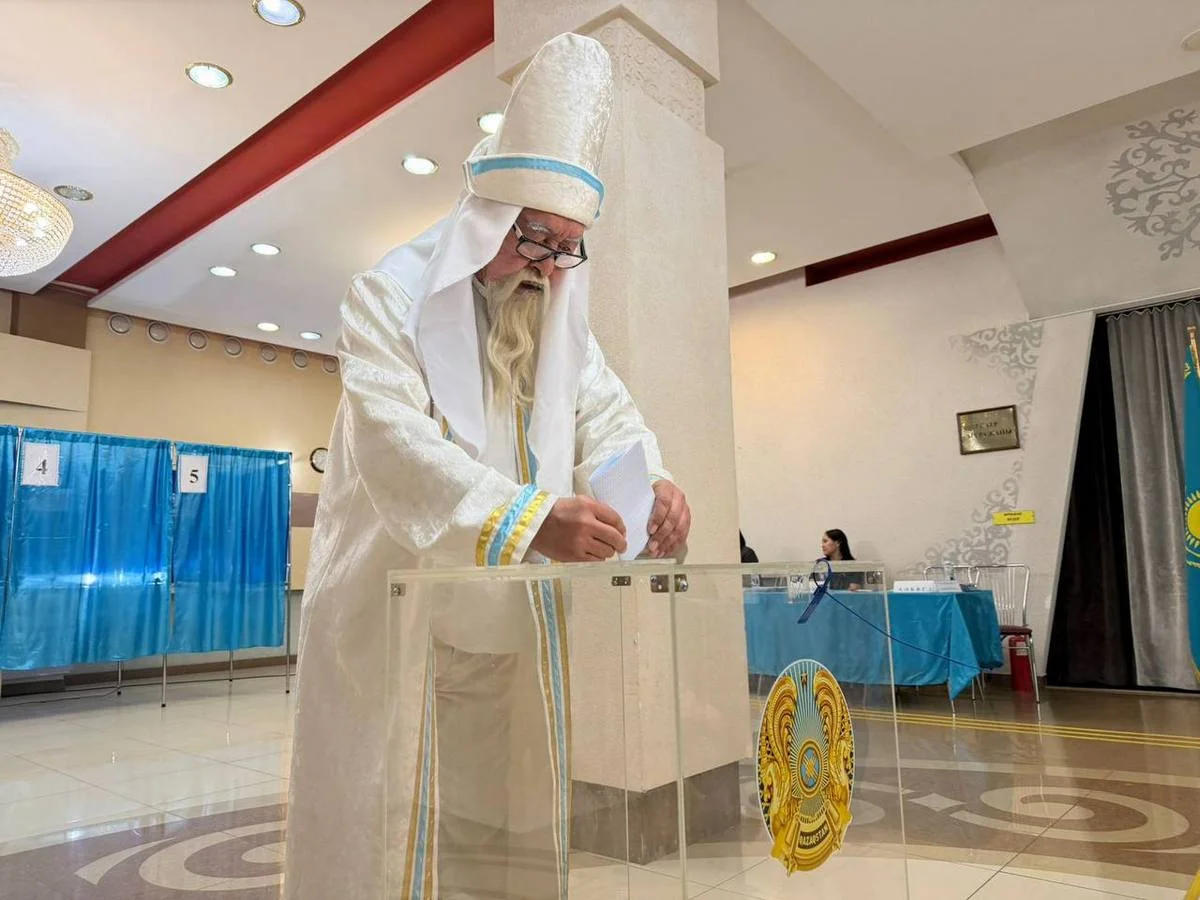 Кыдыр ата проголосовал на участке в Костанае в преддверии Наурыза