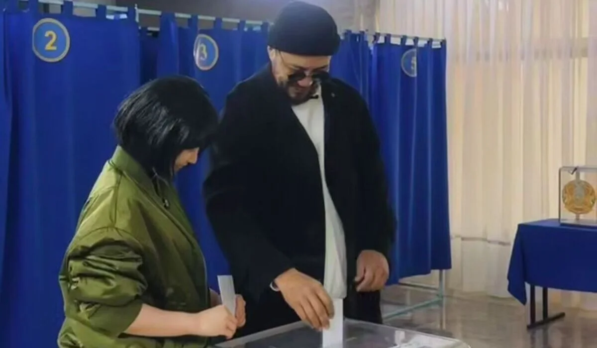 «Леон» и «Матильда» пришли проголосовать на референдуме в Атырау (ВИДЕО)