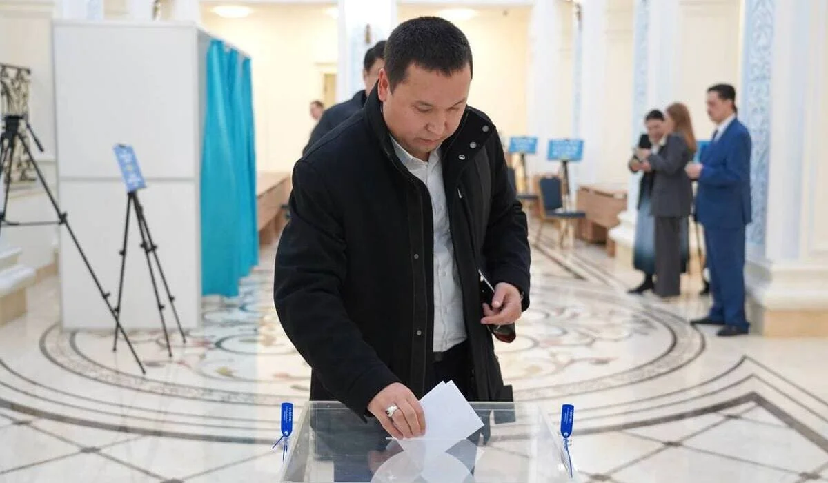 Больше 3 тысяч казахстанцев проголосовали за рубежом на референдуме