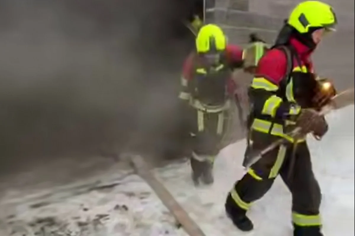 Взрыв предотвратили пожарные в строительной бытовке 12-этажного ЖК Астаны