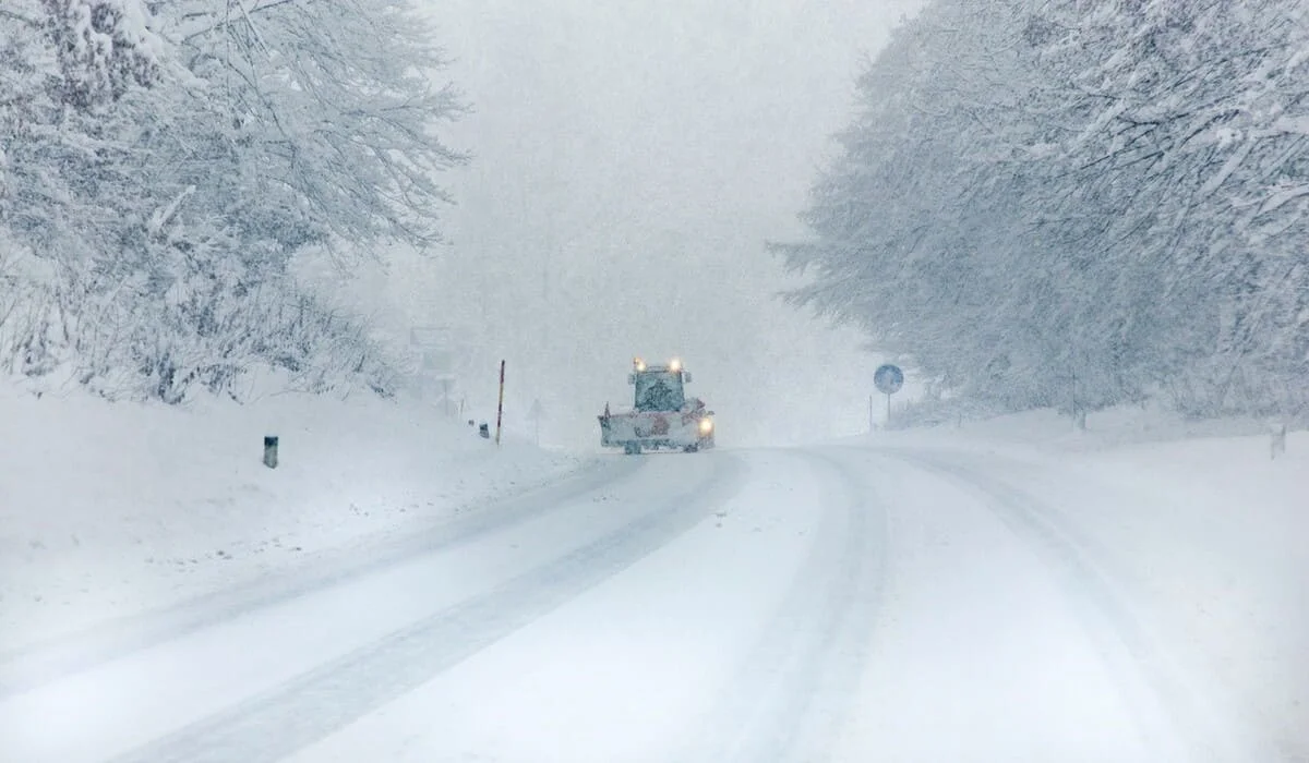 Снегопады и метели накроют дороги в четырех областях Казахстана