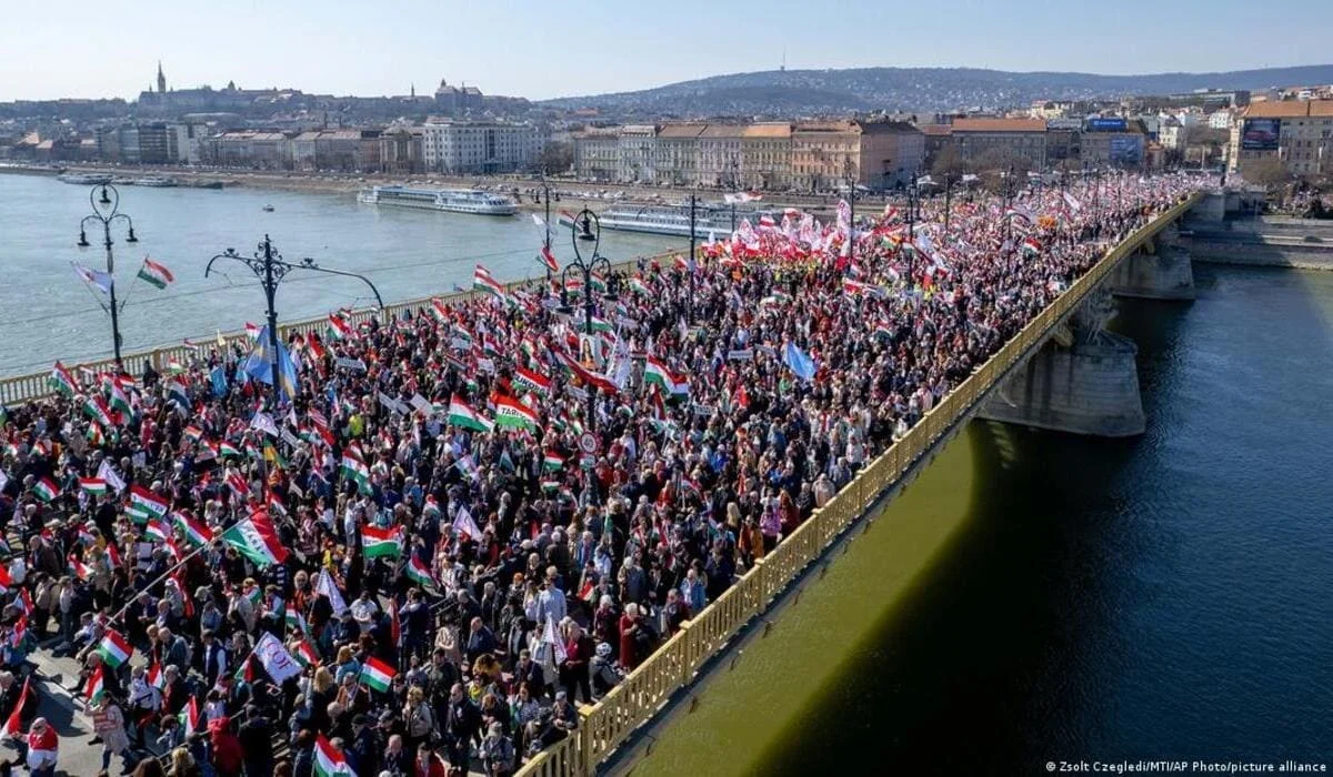 Массовые митинги прошли перед выборами в столице Венгрии