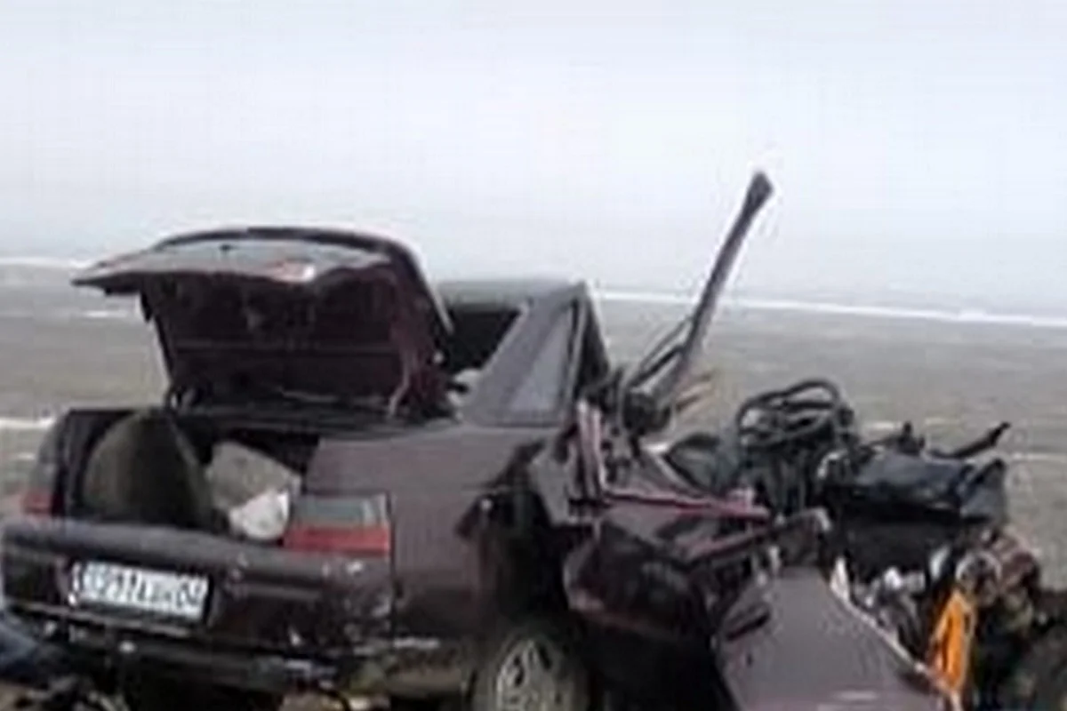 Пять человек погибли в лобовом столкновении авто с грузовиком в Актюбинской области