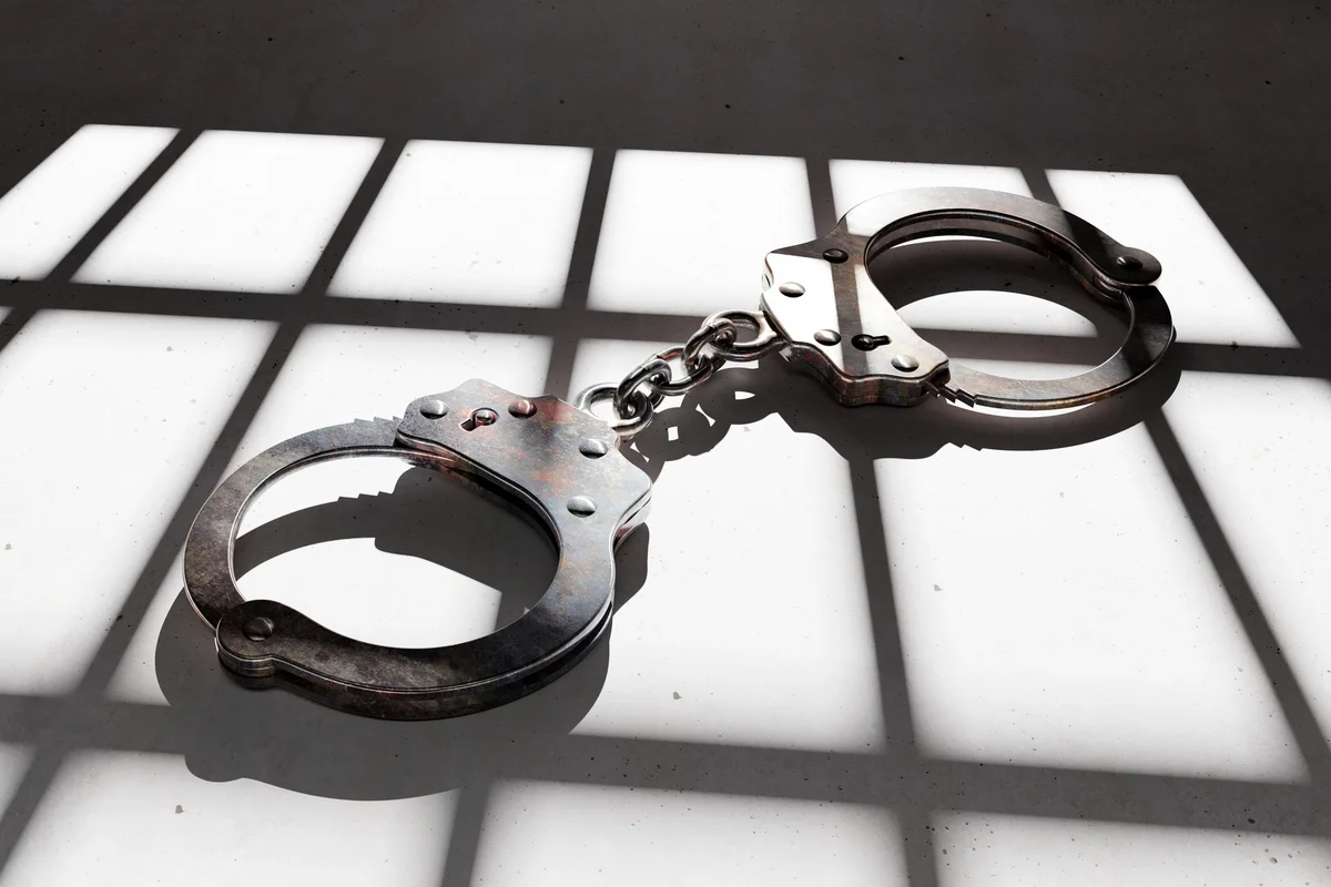 Умер экс-чиновник, подозреваемый в изнасиловании несовершеннолетней в Уральске