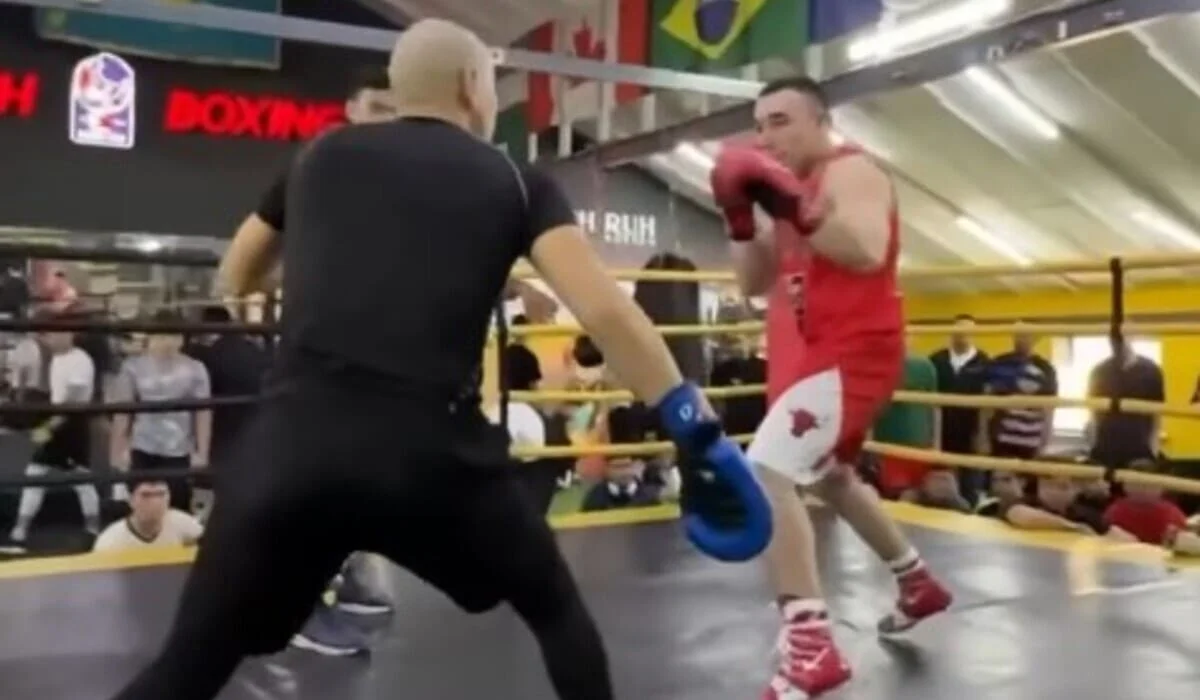 Нокаут казахстанца взорвал зарубежные паблики (ВИДЕО)