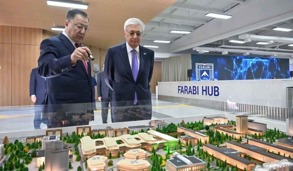 От космоса до квантовых технологий: Токаев ознакомился с разработками КазНУ