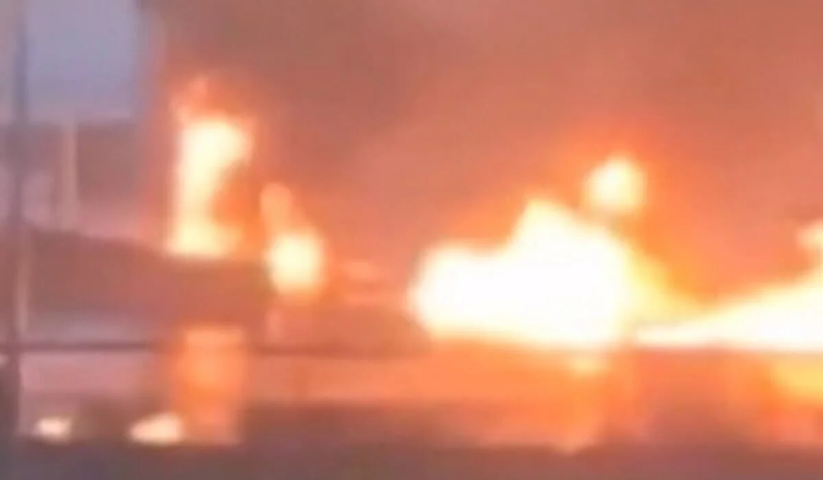 Беспилотник упал на нефтеперерабатывающий завод в Саудовской Аравии (ВИДЕО)