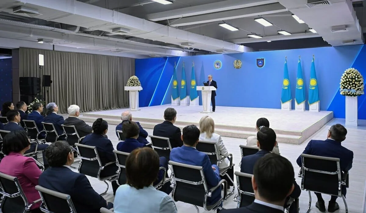 Пересмотреть стоимость грантов, выделяемых зарубежным вузам, поручил президент