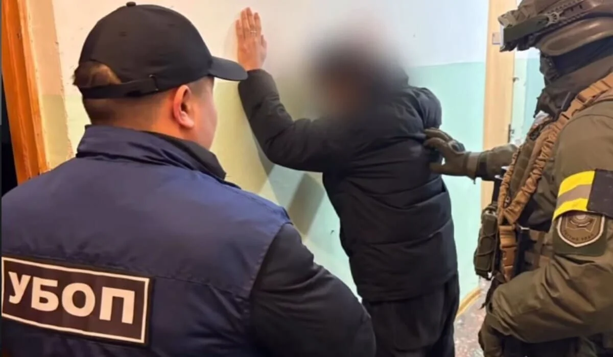 Студент колледжа забрал у сокурсников миллион тенге в ВКО (ВИДЕО)