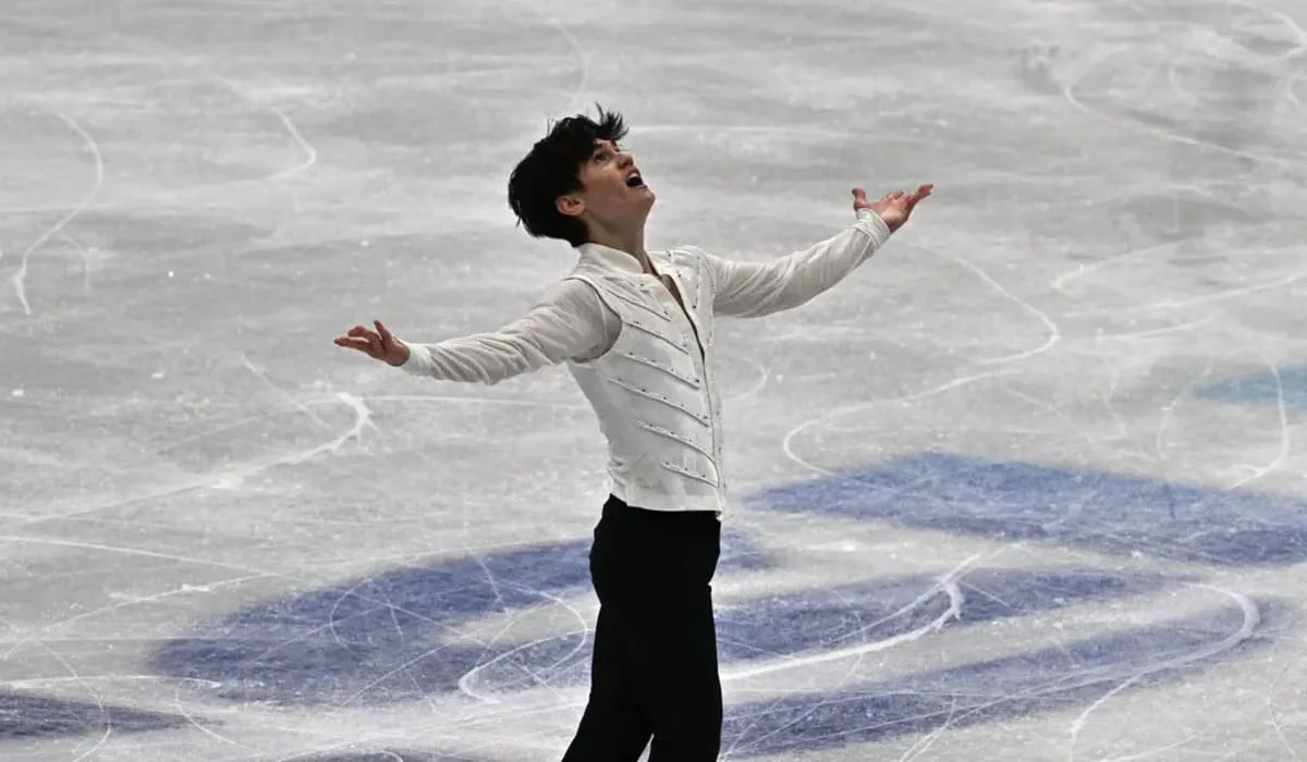 Диас Жиренбаев уверенно начал выступление на чемпионате мира по фигурному катанию