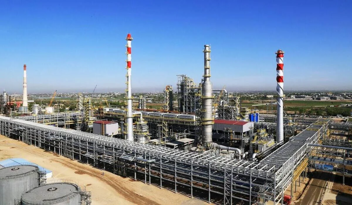 Шымкентский НПЗ остановят до 20 апреля: хватит ли бензина в Казахстане?