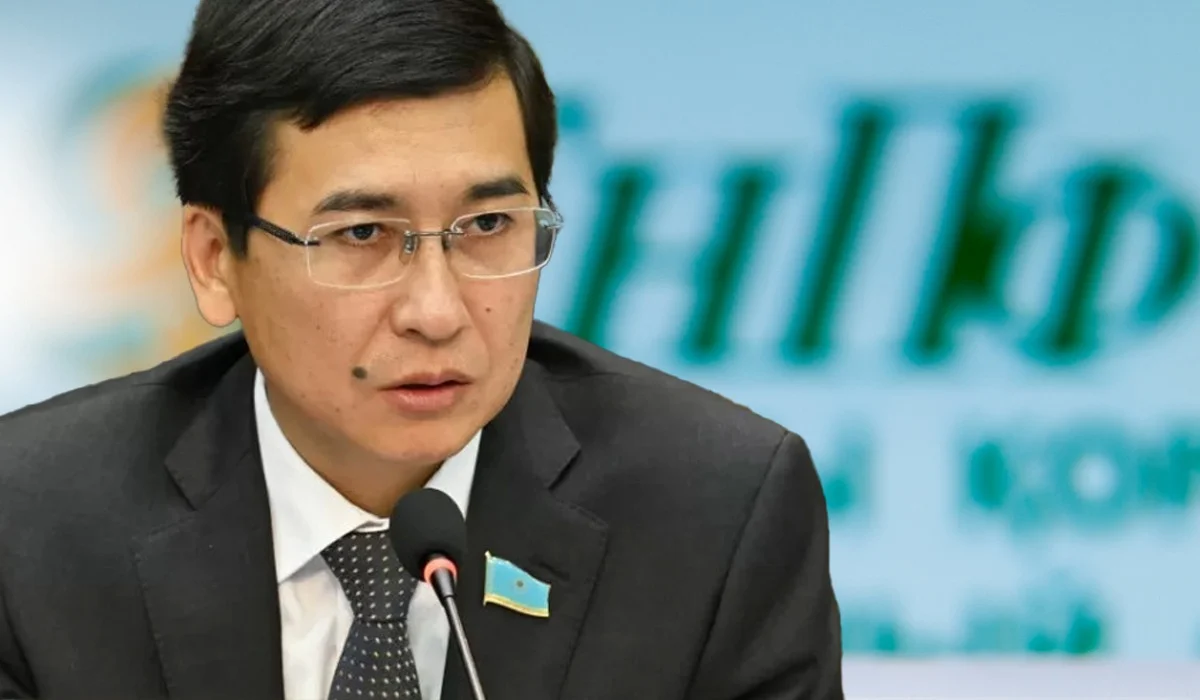 Асхат Аймагамбетов предложил направлять взносы работодателя на личные пенсионные счета