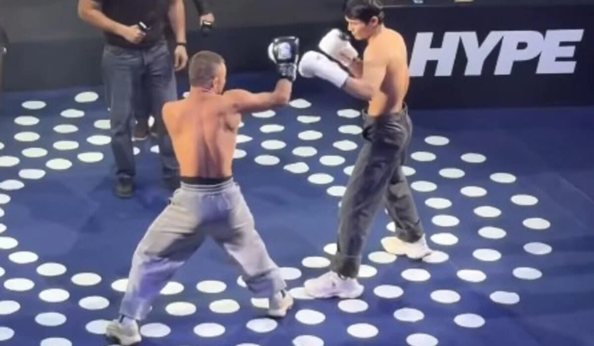 Еркебулан Токтар устроил мини-спарринг с соперником прямо на пресс-конференции (ВИДЕО)