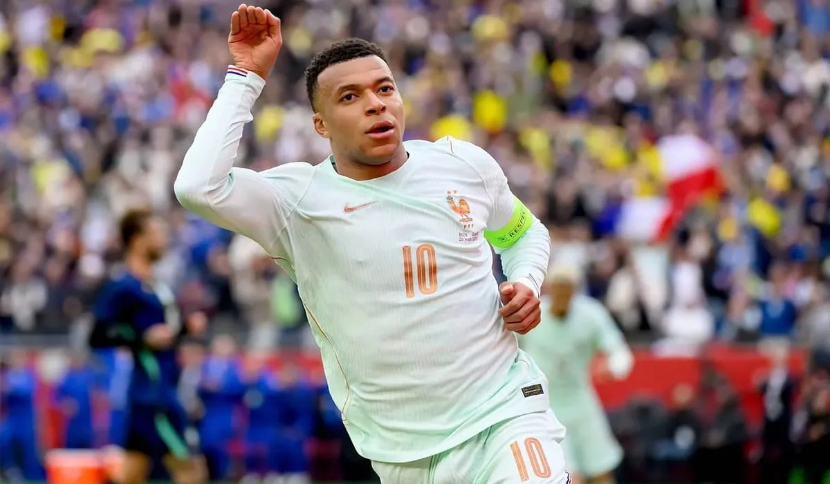 Мбаппе вошел в историю сборной Франции