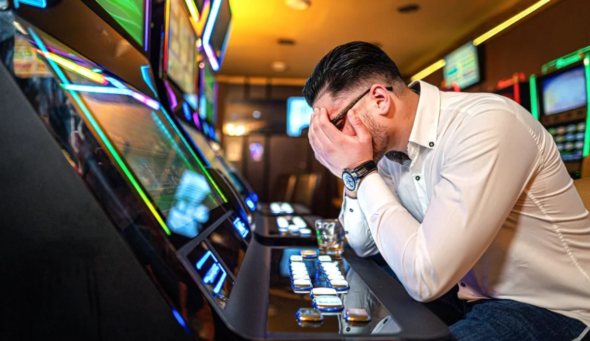 Десятки чиновников уволены за азартные игры в области Улытау