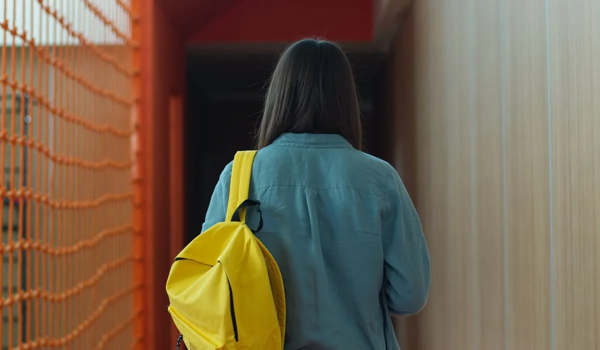 Отказался от дочери: школьница из Тараза подала в суд на отца и выиграла дело