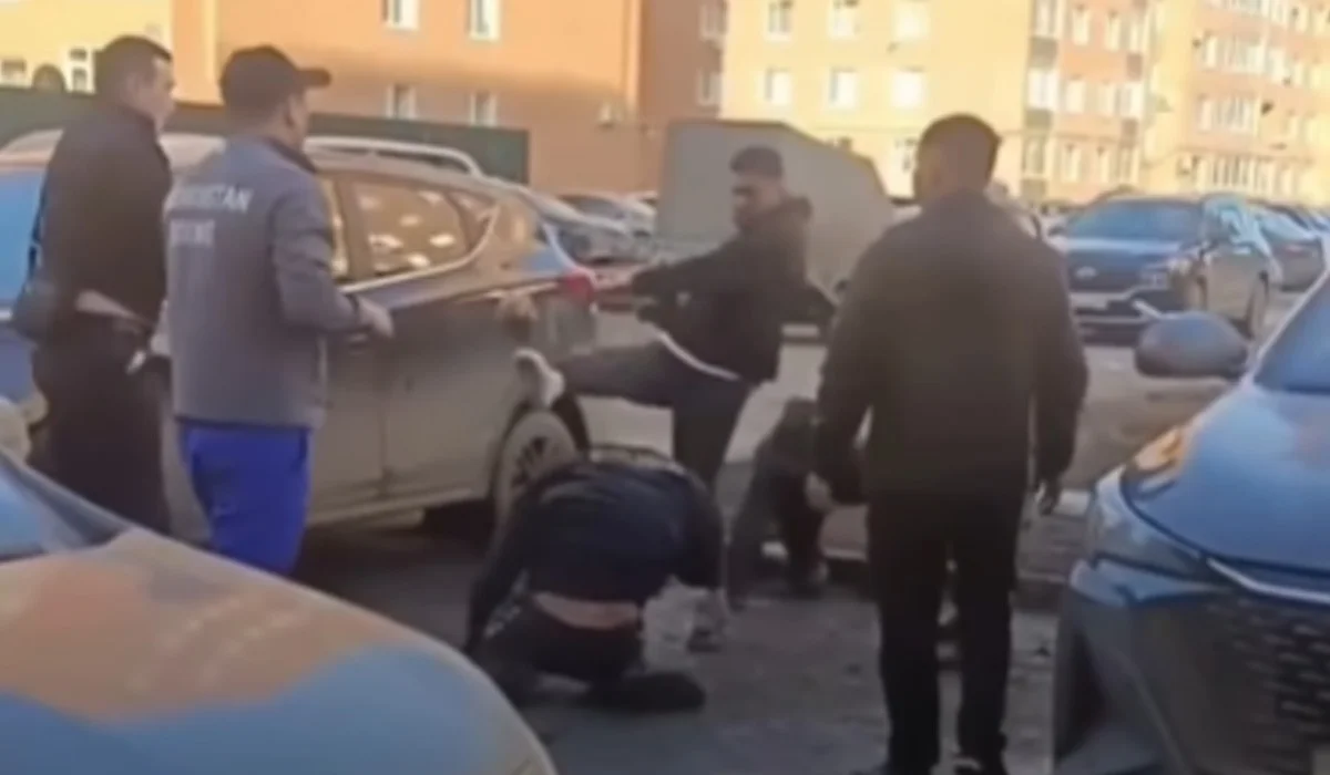 До 15 лет тюрьмы грозит трем подозреваемым в нападении на полицейского в Костанае