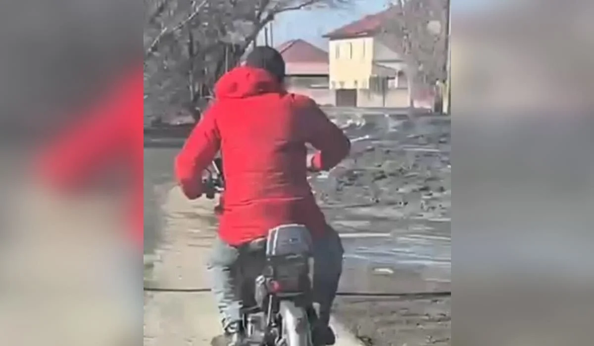 Водитель электровелосипеда лишился прав на 7 лет в Семее